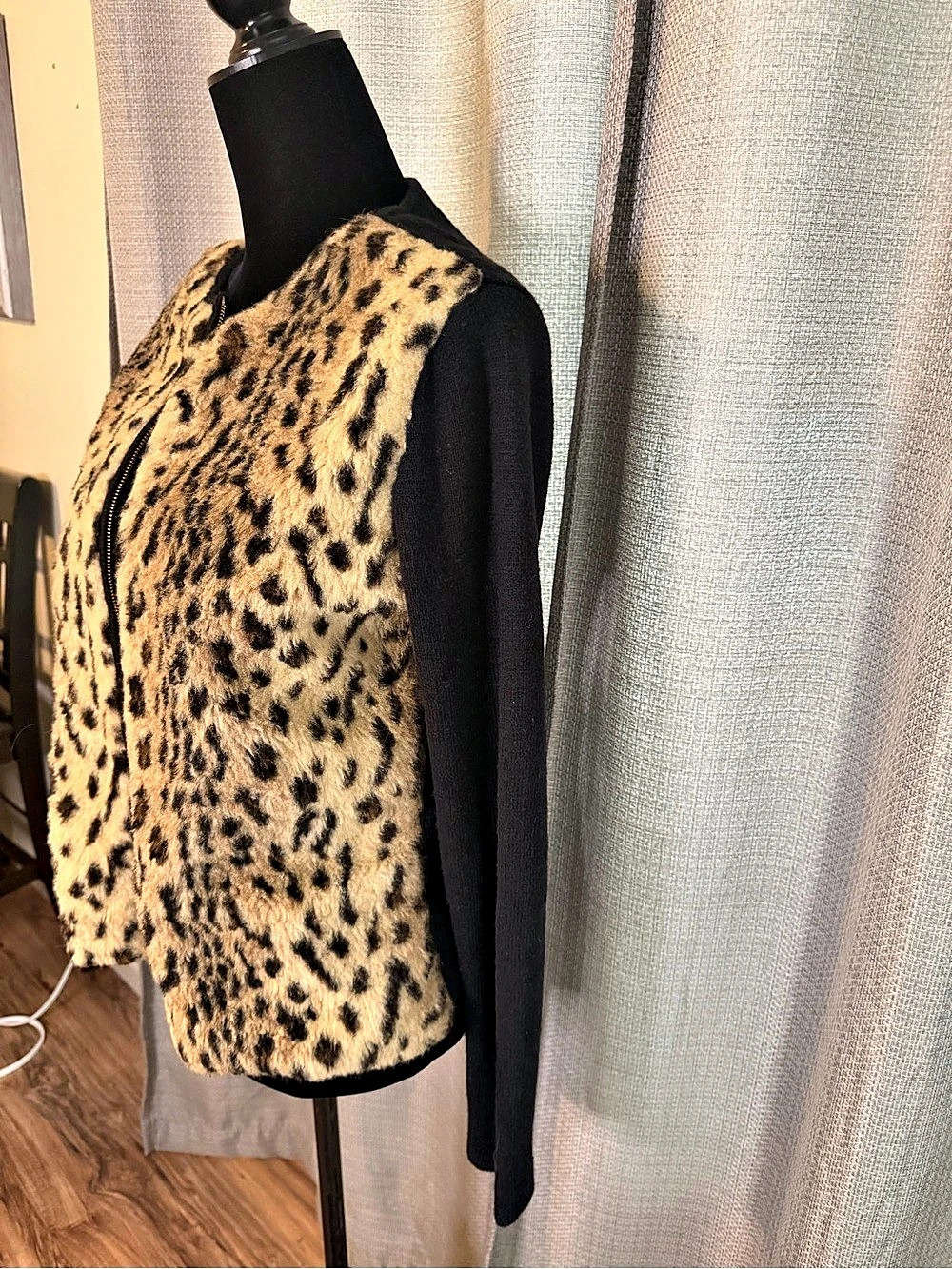 Y2K Ann Taylor Animal Print Black & Brown Sweater P2P 21” L 23”39 - Picture 3 of 5